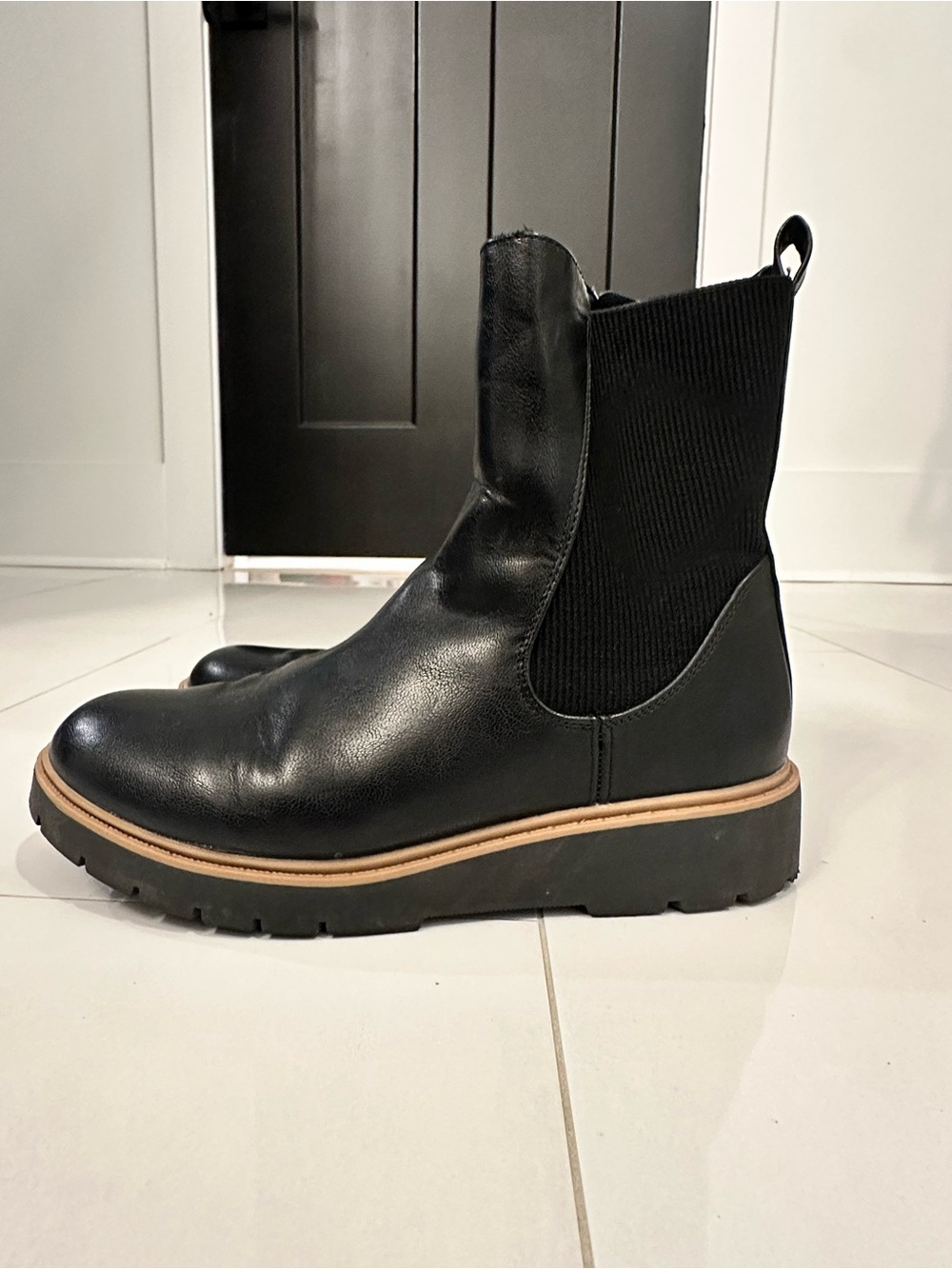 art class Black Chelsea Boots with Tan Trim